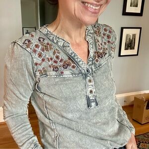 LUCKY & COCO. Embroidered western inspired shirt.